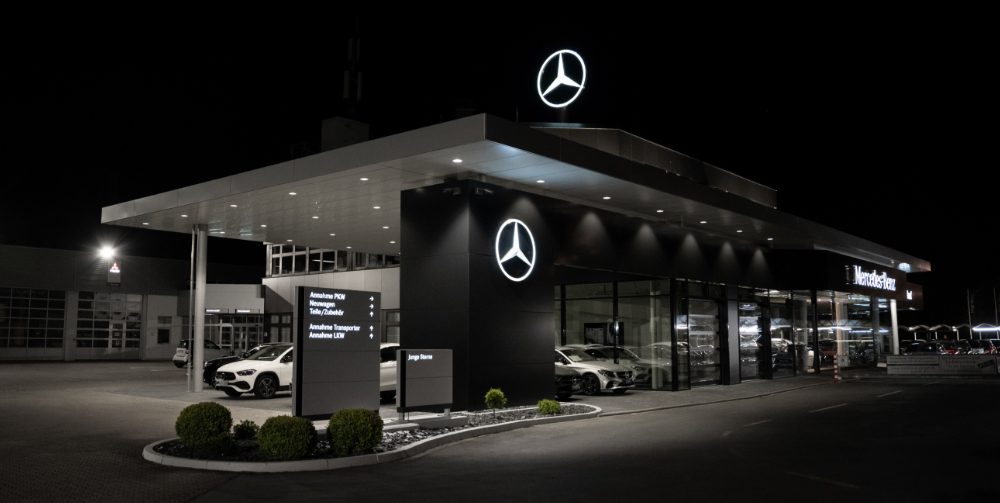 gerngross-media-die-werbeagentur-bei-fürth-beim-fotoshooting-für-das-mercedes-autohaus-pickel
